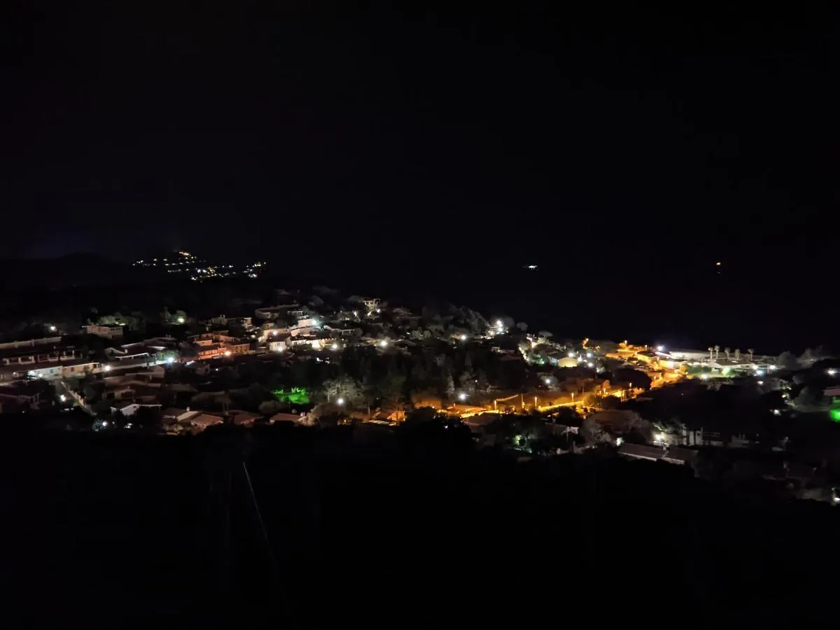 Villetta Con Piscina Panoramica Belvedere Mari Pintau ジェレメアス 別荘
