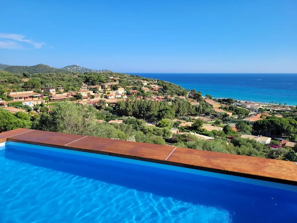 Villetta Con Piscina Panoramica Belvedere Mari Pintau ジェレメアス 別荘