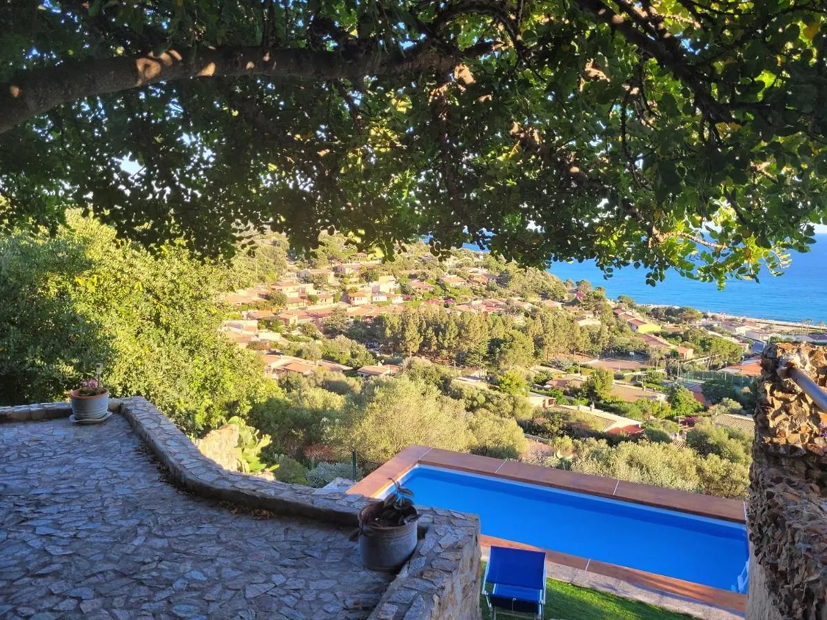 別荘 Villetta Con Piscina Panoramica Belvedere Mari Pintau ジェレメアス