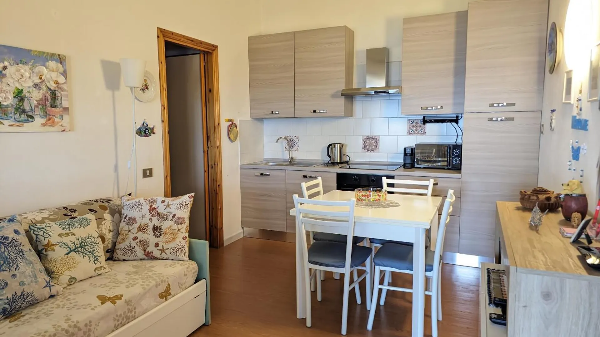 Villetta Con Piscina Panoramica Belvedere Mari Pintau ジェレメアス 別荘